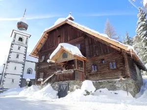 Image of Farmhouse in Weißpriach near Mountain Lakes