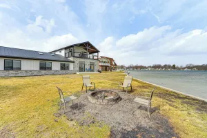 Image of Views, Swimming & Family Fun: Chapman Lake Retreat