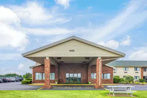 Image of Super 8 by Wyndham Henrietta/Rochester Area