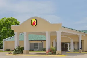 Image of Super 8 by Wyndham Brinkley