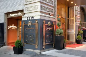 Image of Hampton Inn Majestic Chicago Theatre District