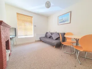 Image of 2-bed Flat With Superfast Wi-fi DW Lettings 29br