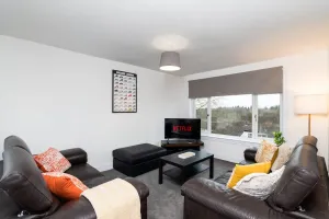 Image of 3 Bed House-Free Parking-6Beds