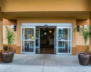 Image of Comfort Suites Portland Southwest