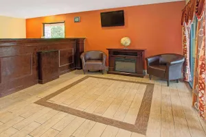 Image of Super 8 by Wyndham Cincinnati-Springdale OH