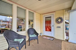 Image of Peaceful Wine Country Getaway - Walk to Downtown!