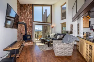 Image of Silver Queen West, Building B, Unit 7137 by Summit County Mountain Retreats