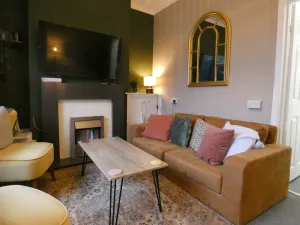 Image of Comfy 3 Bedroom Cottage in Calm Location