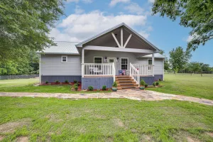 Image of < 1 Mi to Lake Fork: Appy Haven in Yantis