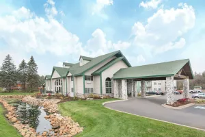 Image of Baymont by Wyndham Baxter/Brainerd Area