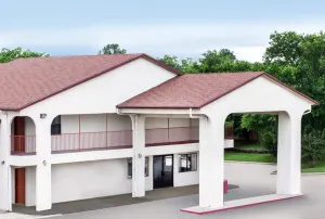Image of Deluxe Inn Denton