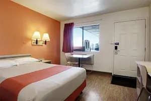 Image of Super 8 by Wyndham Woods Cross - Salt Lake City North