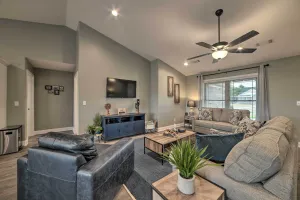 Image of Cozy Murray Retreat Near MSU and Local Eateries