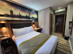 Image of London Court Hotel