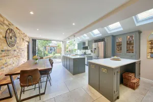 Image of Family 4-Bed House & Secluded Garden - Wimbledon