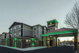 Image of La Quinta by Wyndham Kansas City Airport
