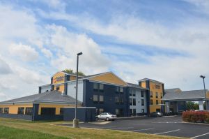 Image of Comfort Inn & Suites Maumee - Toledo I80-90