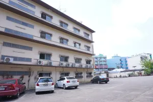 Image of Sri Chumphon Hotel