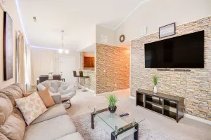 Image of 4 Mi to Hpu: Pet-friendly Home w/ Yard!