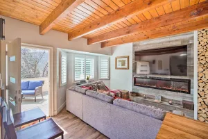Image of Crestline Cabin with Deck 1 Mi to Lake Gregory