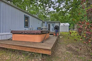 Image of Hot Tub and Deck Tranquil Home Near Grand Lake