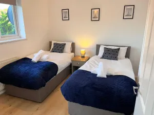 Image of Hive Stays sleeps 3 Free Parking Wifi Smart Tv