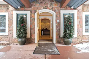 Image of Oxford Court 210 by East West Hospitality