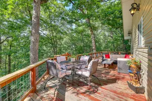 Image of Secluded Ozark Mtn Cottage w/ Wraparound Deck