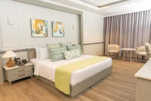 Image of Grandeeza Hotel by Galison