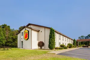 Image of Super 8 by Wyndham Grayling