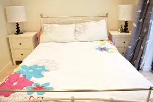 Image of Bright 1 Bedroom Flat in North London With Balcony