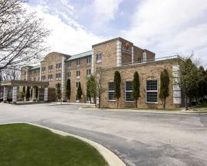 Image of Comfort Inn & Suites Grafton-Cedarburg