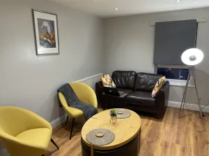 Image of 2 Bedroom Apartment Chiswick Park Tube Station
