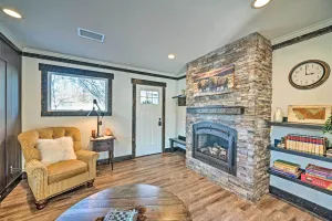 Image of Rustic-chic Apartment w/ Gas Grill: 20 Mi to Msu!