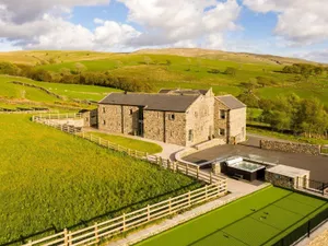 Image of High View Barn