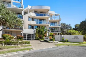 Image of Pristine 2-Bed Apartment with Pool and Balcony