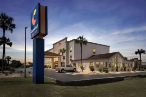 Image of Comfort Suites near Robins Air Force Base
