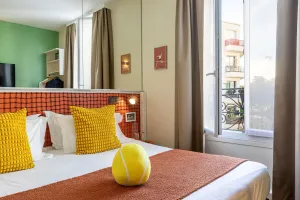 Image of Hotel Olympic Paris Boulogne by Patrick Hayat