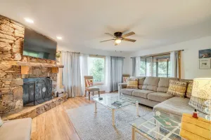 Image of Spacious Rustic Helen Abode about half Mi From Tubing!