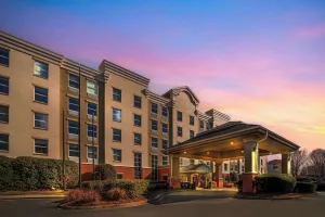 Image of Comfort Suites near Birkdale Village- Huntersville