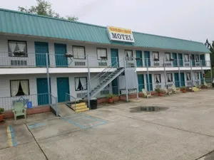 Image of Traveler's Choice Motel