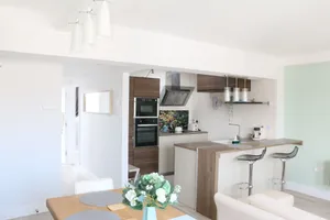 Image of Stunning Clifton Flat in Amazing Central Location