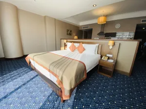 Image of Parkside Hotel & Apartments