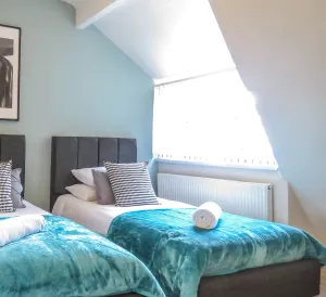 Image of Tudors eSuites Birmingham Townhouse for Contractors