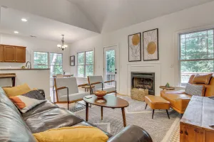 Image of Black Mountain Hideaway w/ Hot Tub & Pool Table!