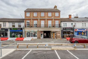 Image of Spacious Luxury 3 Bed Apt with Parking by 360Stays