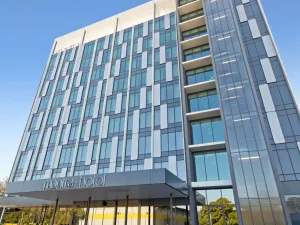 Image of Mantra on Sydney Airport