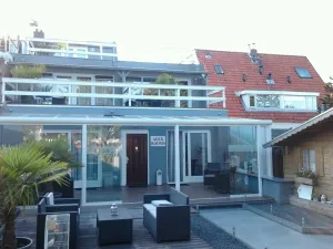 Image of Alex Rooms