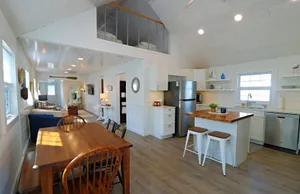 Image of Sandpiper Cottage 3 Bedroom Home by RedAwning