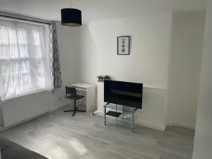 Image of one bedroom flat near Vauxhall train station London